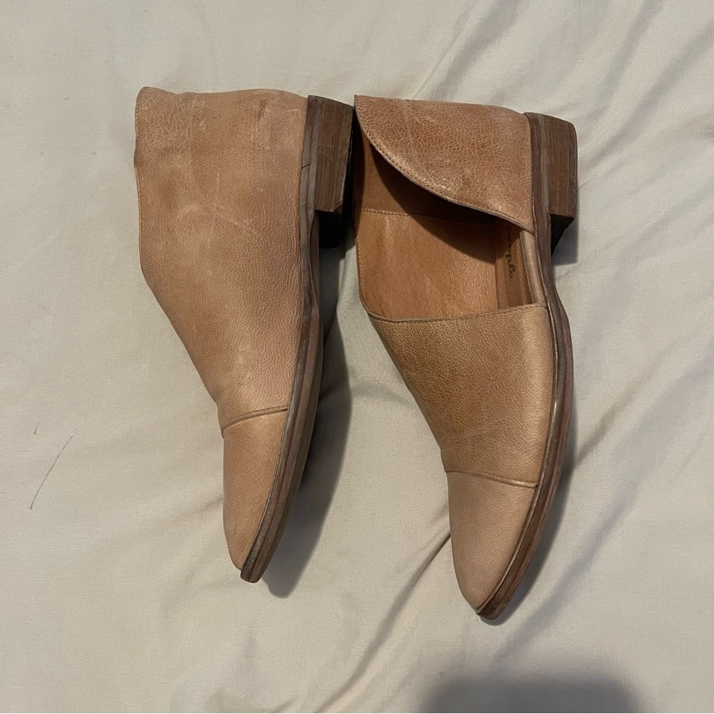 Free People Cutout Flats Tan Women's Shoes - Picture 4 of 6